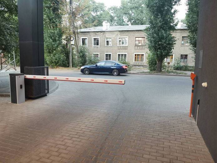 Шлагбаум на въезд частной территории Шлагбаум на въезд частной территории