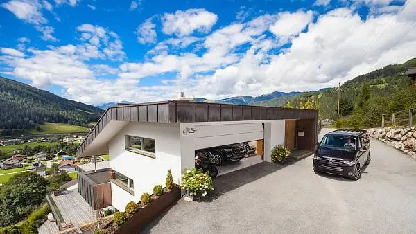 Монтаж секционных ворот и автоматики со скидкой 50%