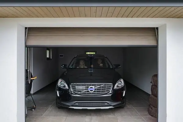 Скидка 70% на монтаж секционных гаражных ворот